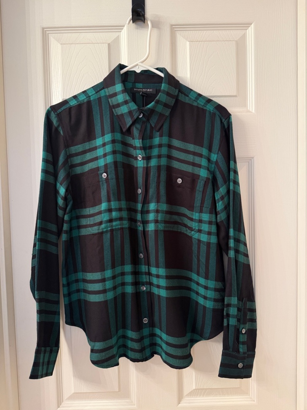 Women’s Banana Republic Factory Black and Teal Green Plaid Button-Down Shirt